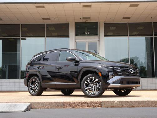 Phantom Black 2026 Hyundai TUCSON SEL Plus