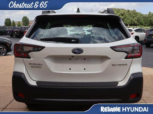 Crystal White Pearl 2025 Subaru Outback Base