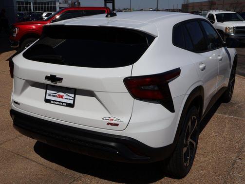 Summit White 2024 Chevrolet Trax FWD 1RS