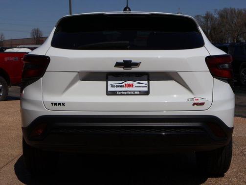 Summit White 2024 Chevrolet Trax FWD 1RS