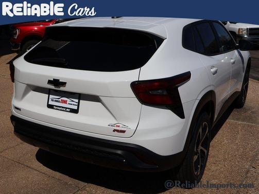 Summit White 2024 Chevrolet Trax FWD 1RS