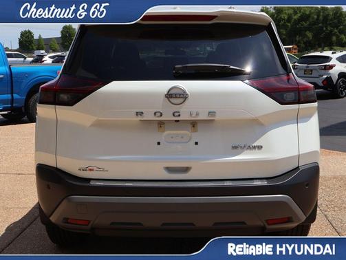 Pearl White Tricoat 2023 Nissan Rogue SV