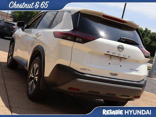 Pearl White Tricoat 2023 Nissan Rogue SV