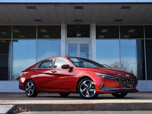 2022 Hyundai ELANTRA Limited