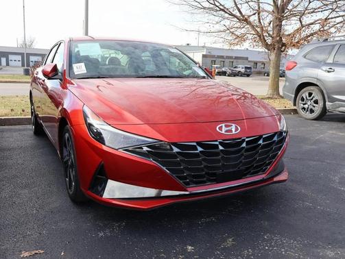 2022 Hyundai ELANTRA Limited