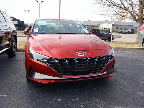 2022 Hyundai ELANTRA Limited