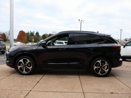 2025 Ford Escape ST-Line Elite