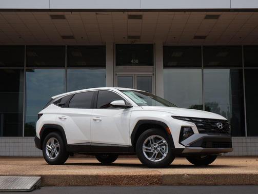 Serenity White Pearl 2026 Hyundai TUCSON SE