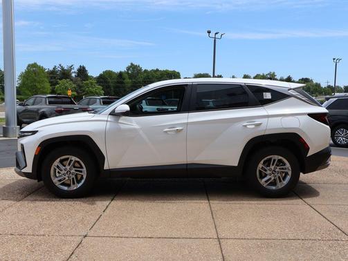 Serenity White Pearl 2026 Hyundai TUCSON SE