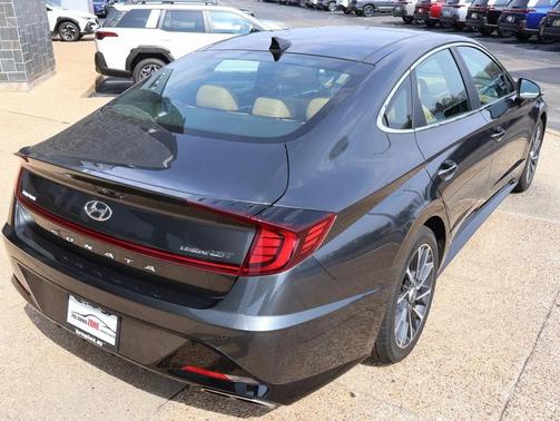 2022 Hyundai SONATA Limited