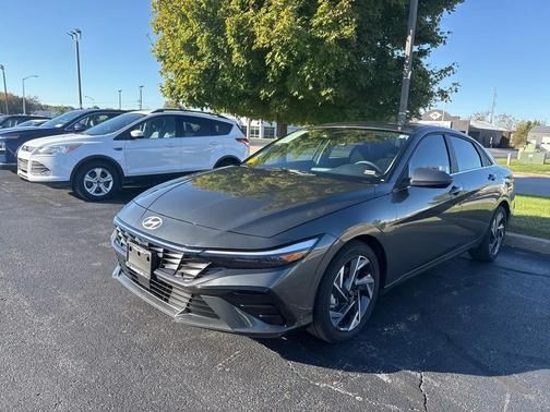 2024 Hyundai ELANTRA SEL