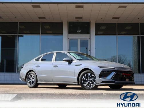 2026 Hyundai SONATA Hybrid Base