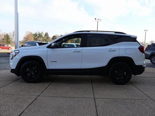 2022 GMC Terrain AWD AT4