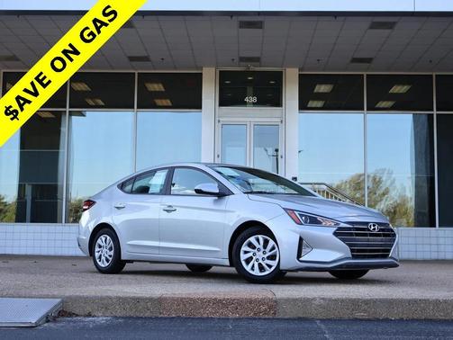2019 Hyundai ELANTRA SE