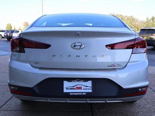 2019 Hyundai ELANTRA SE
