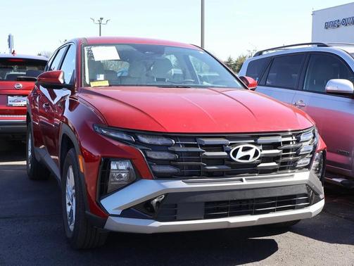 2025 Hyundai TUCSON SE