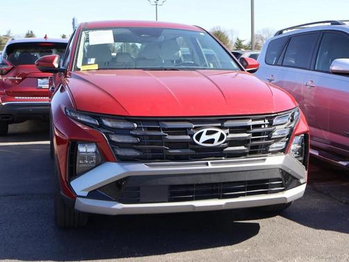 2025 Hyundai TUCSON SE