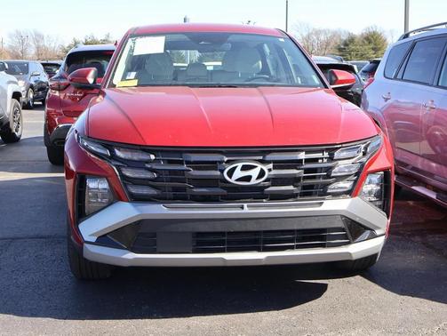 2025 Hyundai TUCSON SE