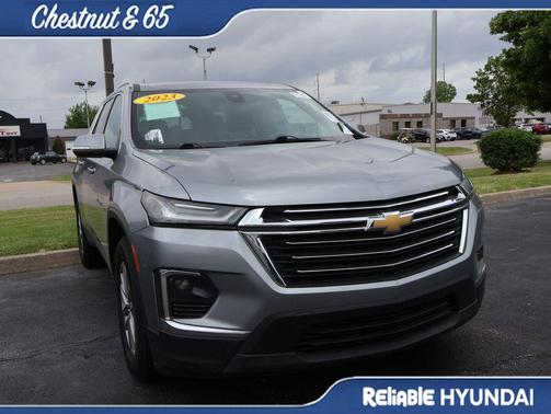 Sterling Gray 2023 Chevrolet Traverse LT Cloth