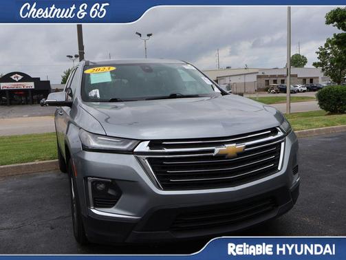 Sterling Gray 2023 Chevrolet Traverse LT Cloth