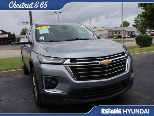 Sterling Gray 2023 Chevrolet Traverse LT Cloth