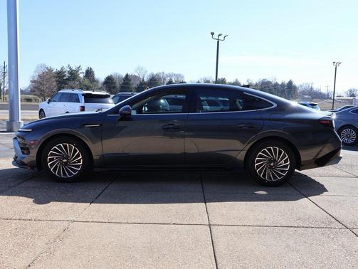 2026 Hyundai SONATA Hybrid SE