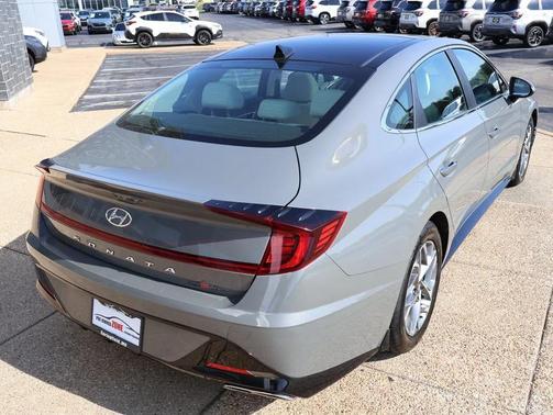 2022 Hyundai SONATA SEL