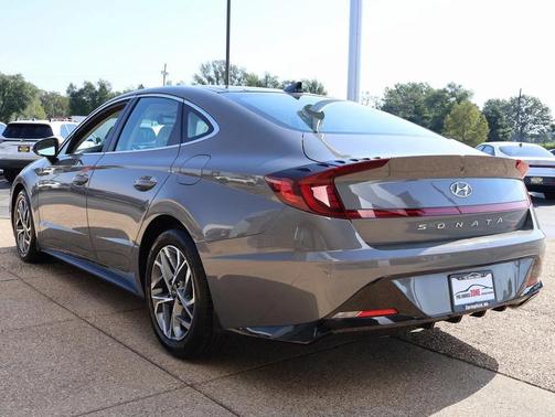 2022 Hyundai SONATA SEL
