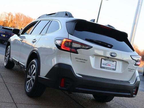 2021 Subaru Outback Base