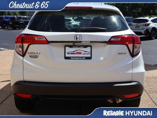 Platinum White Pearl 2022 Honda HR-V LX