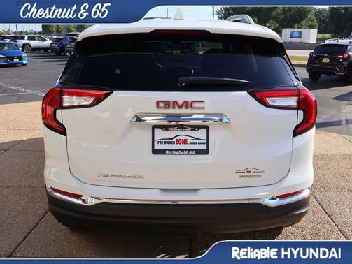 Summit White 2023 GMC Terrain SLT