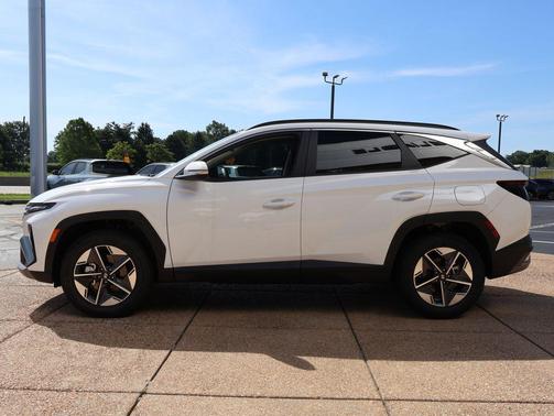 Serenity White Pearl 2026 Hyundai TUCSON SEL Premium