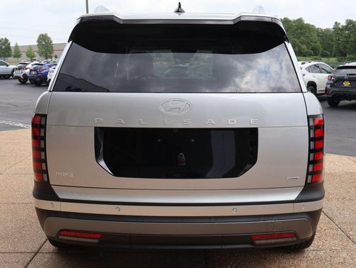 Typhoon Silver 2026 Hyundai Palisade Hybrid SEL Premium 8P