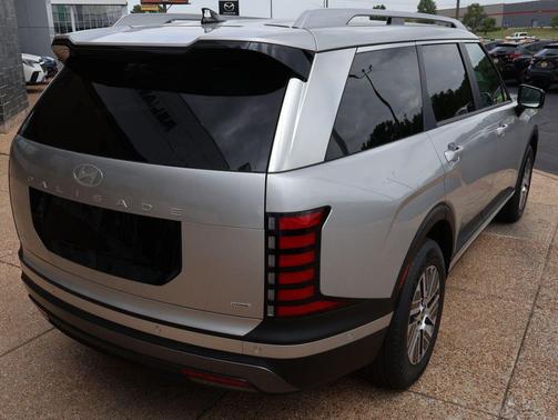 Typhoon Silver 2026 Hyundai Palisade Hybrid SEL Premium 8P