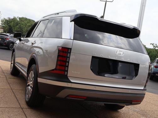 Typhoon Silver 2026 Hyundai Palisade Hybrid SEL Premium 8P
