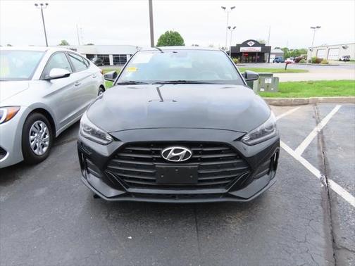 2020 Hyundai Veloster 2