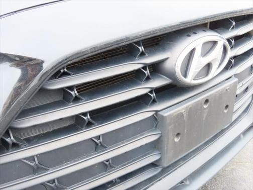 2020 Hyundai Veloster 2