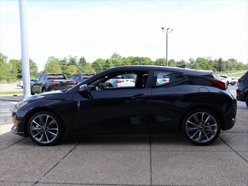 2020 Hyundai Veloster 2