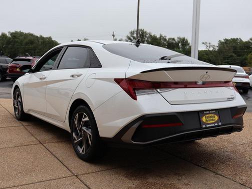 2025 Hyundai ELANTRA HEV SEL Sport