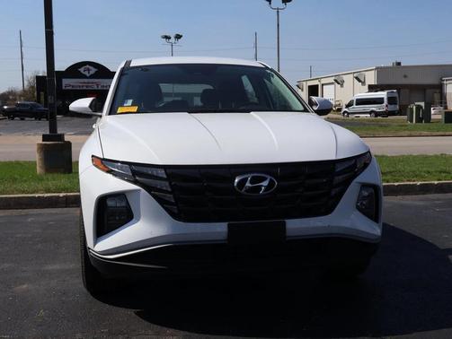 2024 Hyundai TUCSON SE