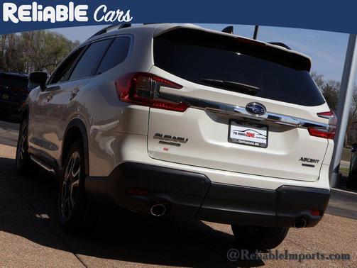 Crystal White Pearl 2023 Subaru Ascent Limited 7-Passenger