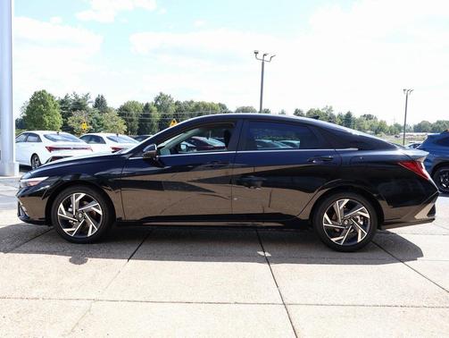 2025 Hyundai ELANTRA HEV Limited