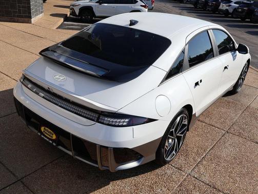 2025 Hyundai IONIQ 6 SEL