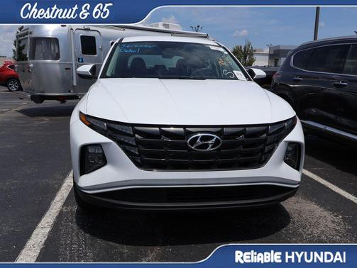 White Pearl 2024 Hyundai TUCSON SE