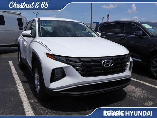White Pearl 2024 Hyundai TUCSON SE