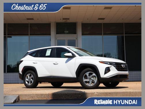 White Pearl 2024 Hyundai TUCSON SE
