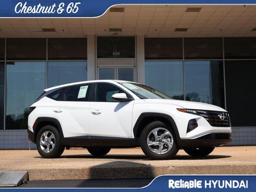 White Pearl 2024 Hyundai TUCSON SE