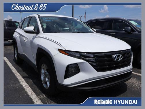 White Pearl 2024 Hyundai TUCSON SE