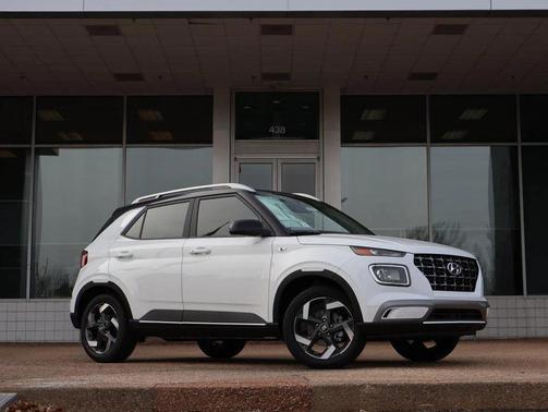 2026 Hyundai VENUE SEL w/Two-Tone Roof