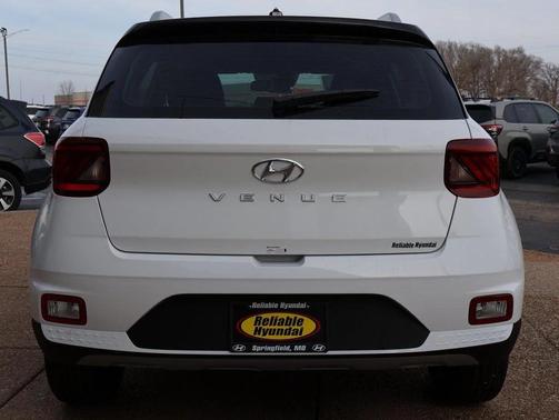 2026 Hyundai VENUE SEL w/Two-Tone Roof